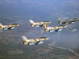 F-16I de la IDF AF junto a un F-16C de la HAF durante maniobras conjuntas.