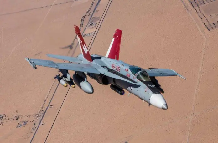 F-18C Hornet perteneciente al MAWST-1 durante un vuelo de instrucción. El Hornet es la columna vertebral de la aviación de combate de la USN y del USMC. Imagen: Cpl. William Waterstreet