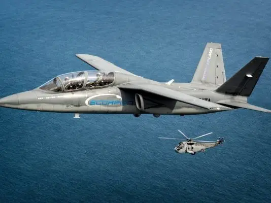 Textron Scorpion junto durante el vuelo de demostración de sus capacidades de vigilancia marítima. Imagen: Lloyd Horgan - Textron Airland
