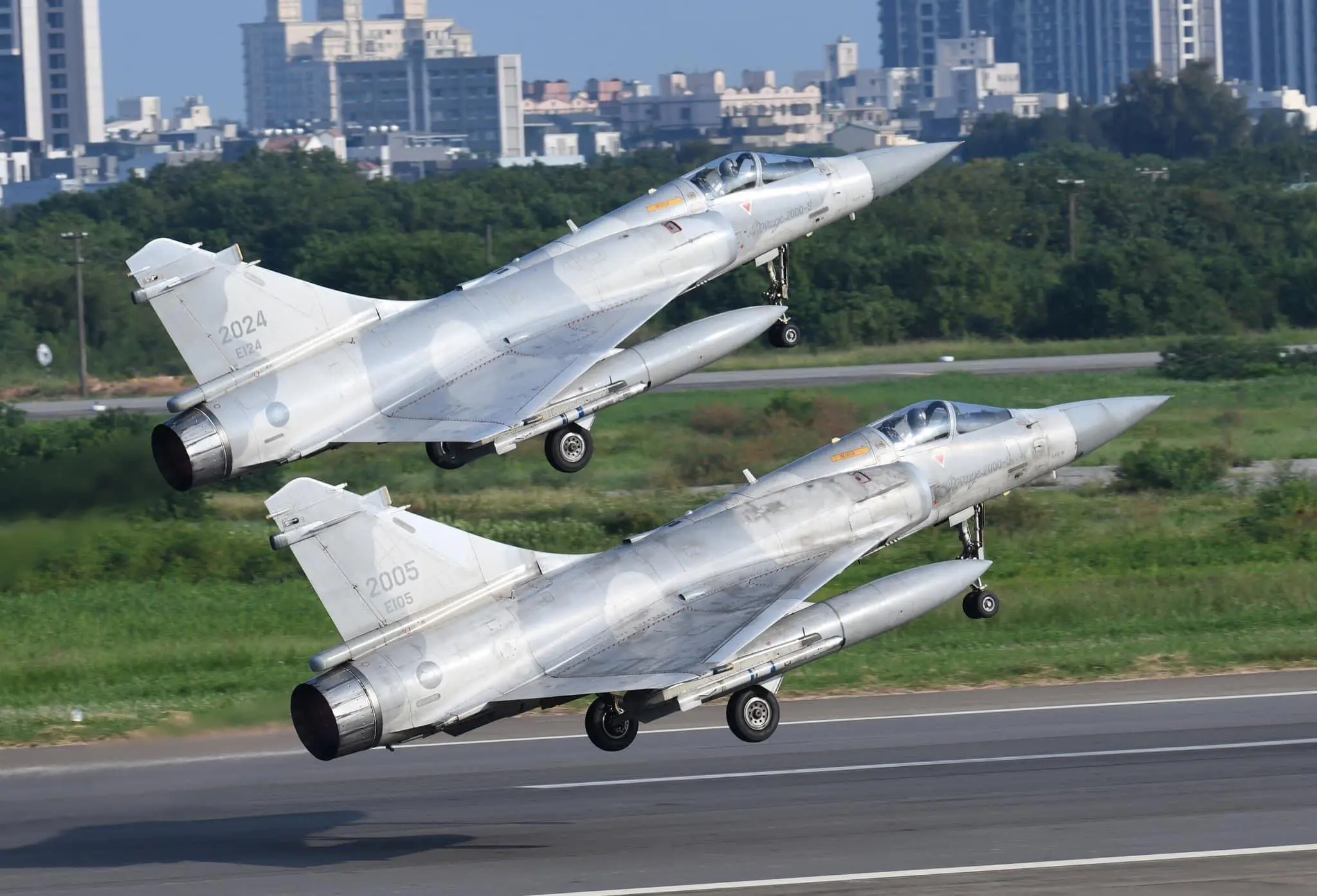 Frente a los retrasos en la entrega de los nuevos F-16V, Taiwán evalúa extender la vida útil de sus Mirage 2000