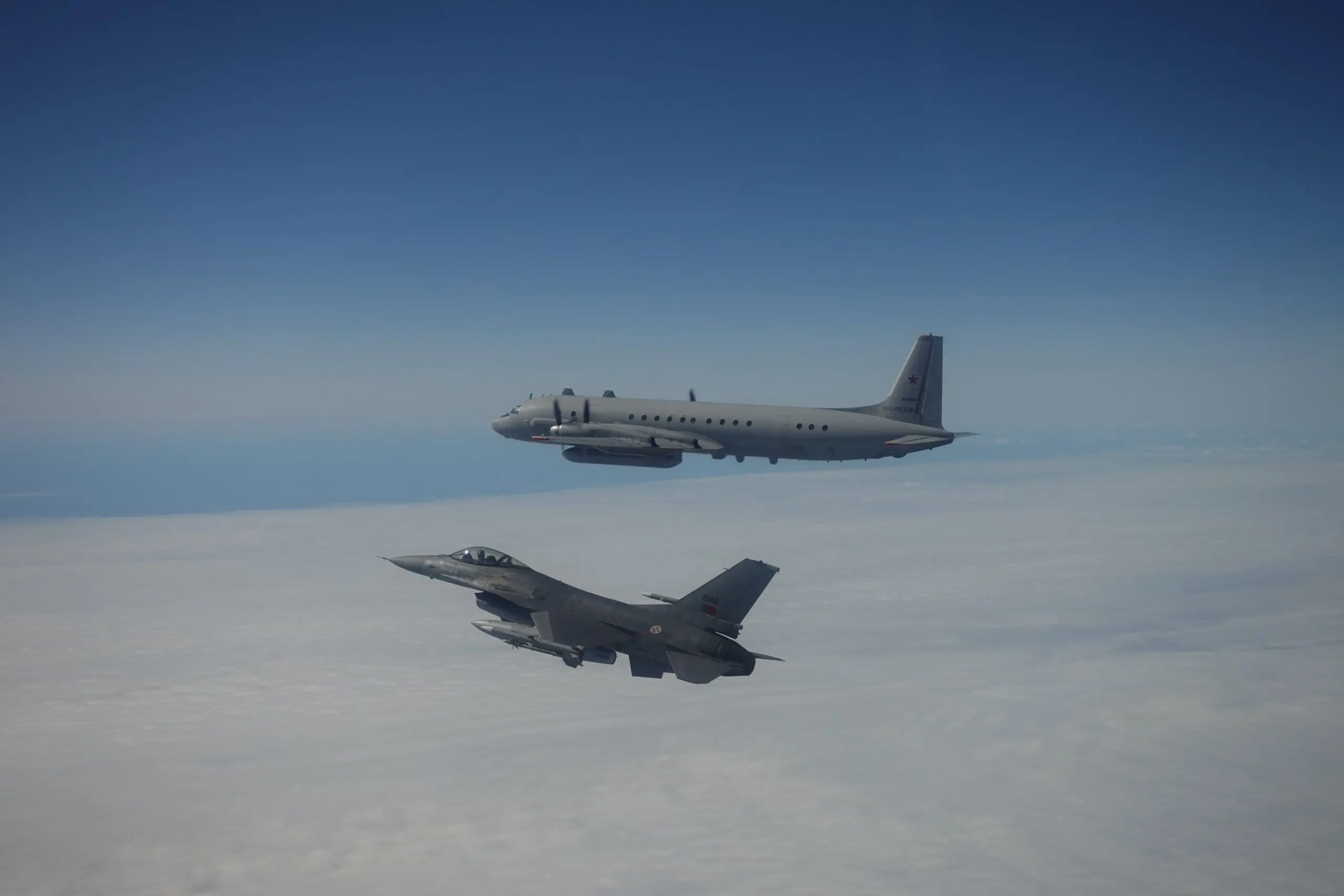 Cazas F-16 portugueses interceptaron a dos aviones de las Fuerzas Aeroespaciales Rusas en el Báltico