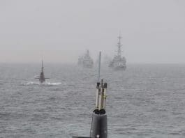 Los submarinos Gotland y U33 encabezan la formación de buques que tomarán parte del ejercicio Dynamic Mongoose 2015. Imagen: OTAN