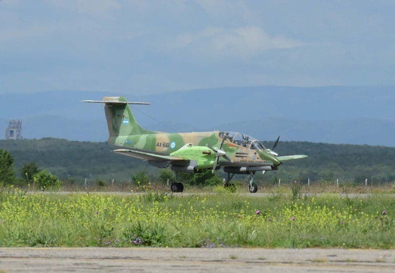 ¿Podria aportar Brasil lo que la Fuerza Aerea Argentina necesita? Primer-vuelo-del-IA-58-Pucara-AX-561.