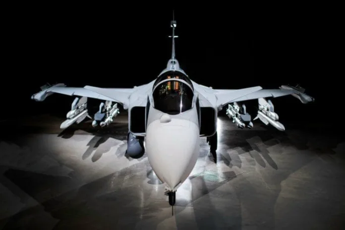 gripen_ng_2_free_big-696x464.jpg