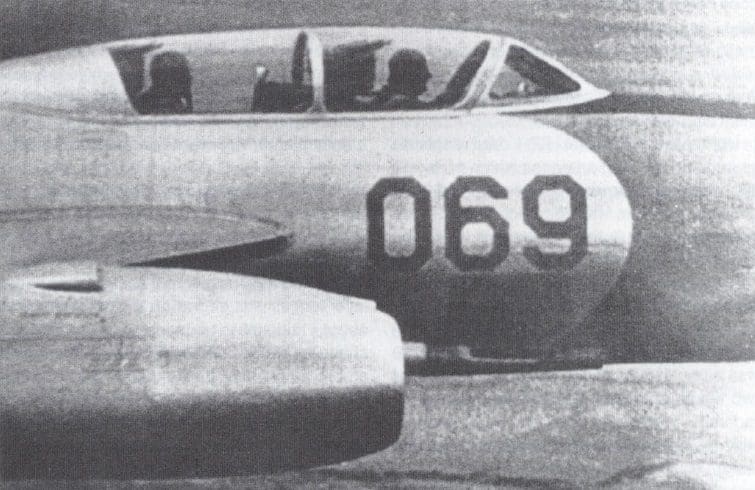 Yak-25-Pasada-PArada-Dia-de-MAyo-1955_02.jpg