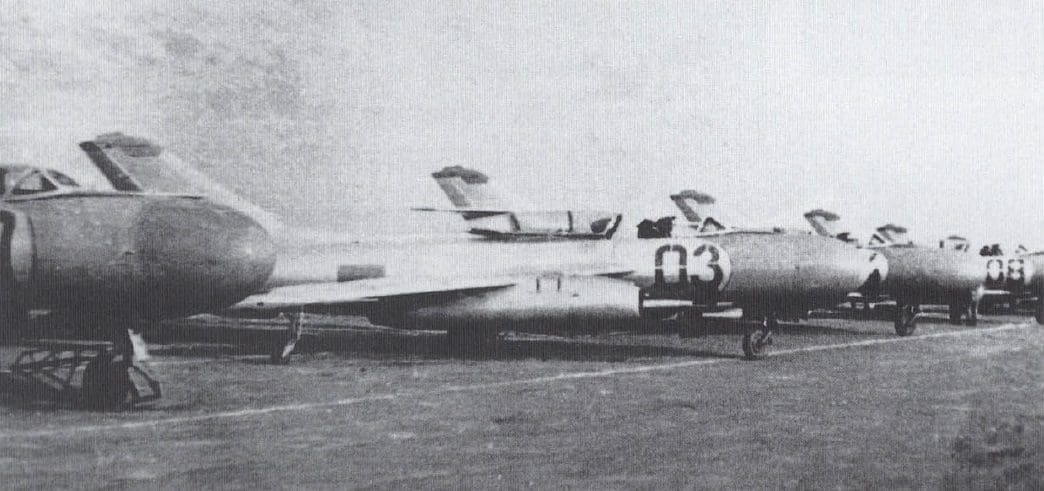 Yak-25M-Base-Norte-URSS.jpg