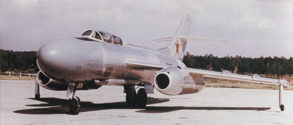 Los primeros caza interceptores jet soviéticos - El Yakovlev Yak-25  "Flashlight"