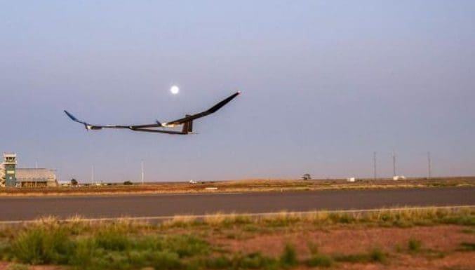 avión no tripulado solar