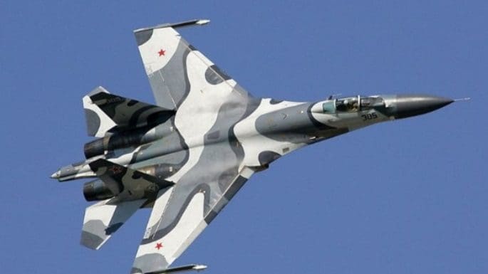 Avión de combate Su-27 ruso se estrella
