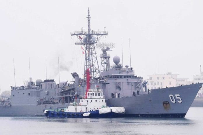 Armada de Chile recibe dos buques de guerra australianos