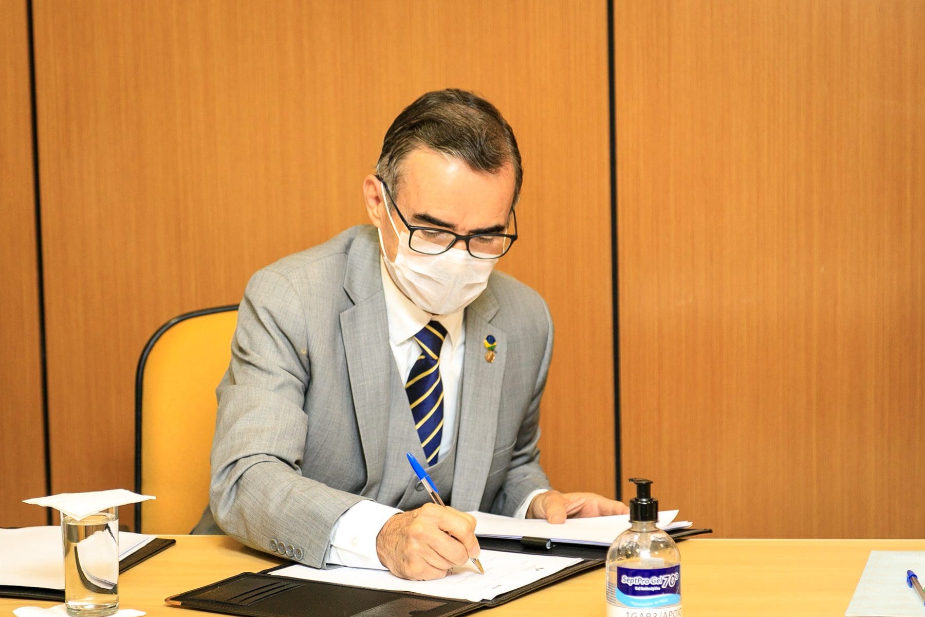 Fuerza Aérea y la Agencia Espacial Brasileña firman acuerdo de cooperación