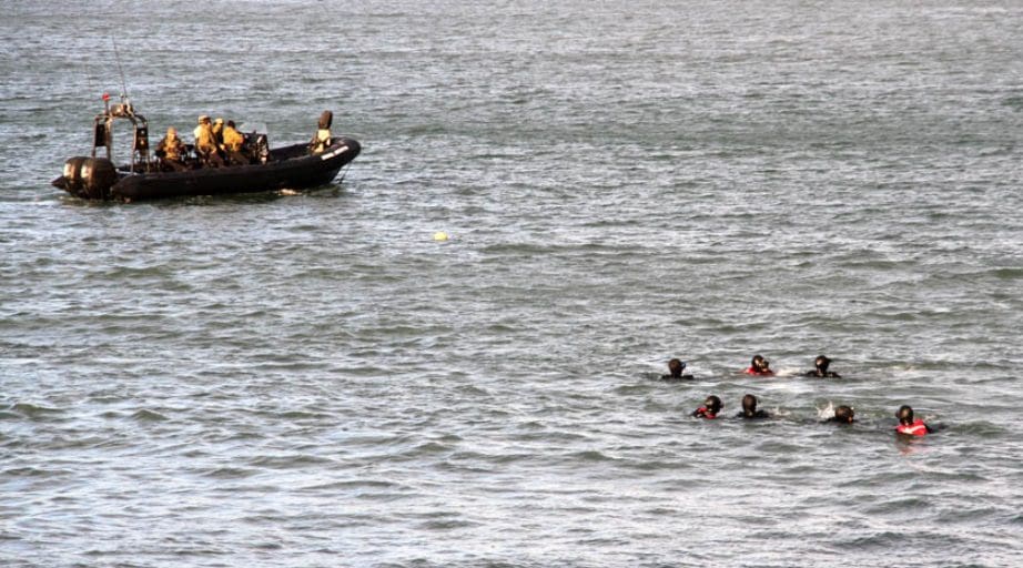 agrupación buzos tácticos