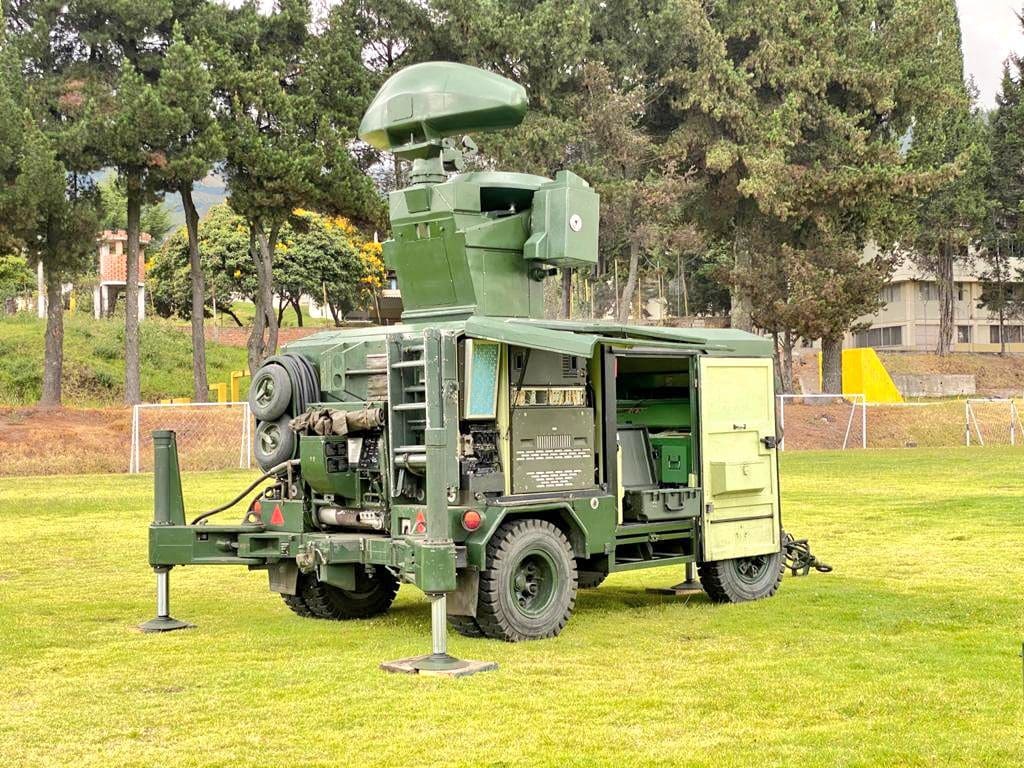 El Jefe del Ejército de Ecuador inspeccionó la modernización de los