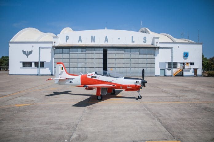 T-27-Fuerza-Aerea-Brasilena-696x464.jpg