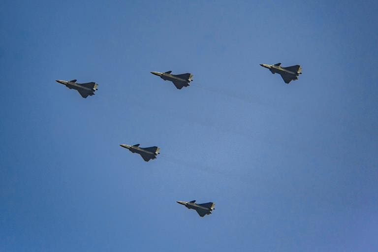 Chengdu-J-20A_09.jpg