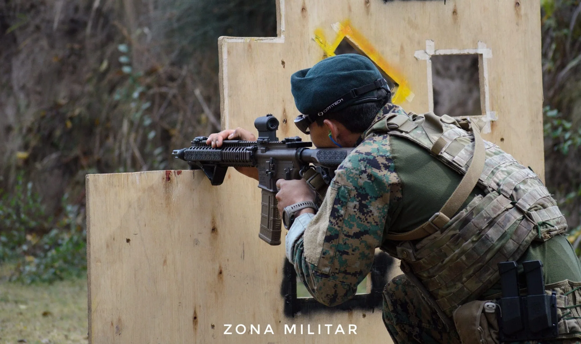 www.zona-militar.com