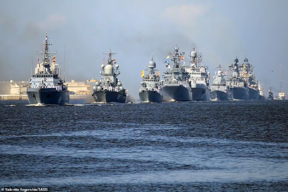 Día de la Armada de Rusia comienzan los ensayos generales para el