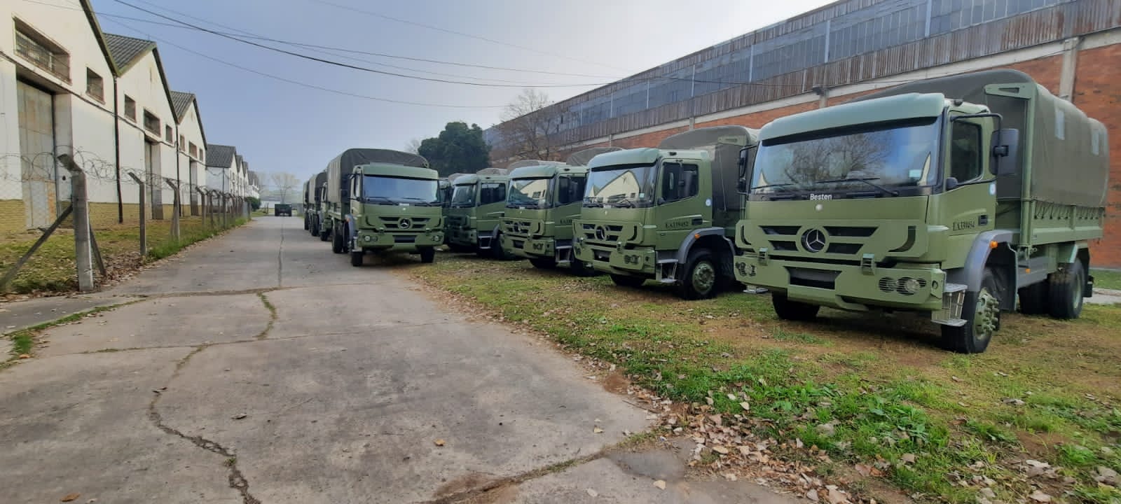 El Ejército Argentino recibe catorce nuevos camiones Mercedes Benz