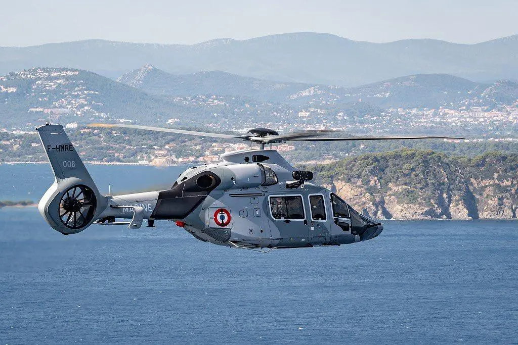 La Marine nationale française reçoit son premier hélicoptère de recherche et de sauvetage H160