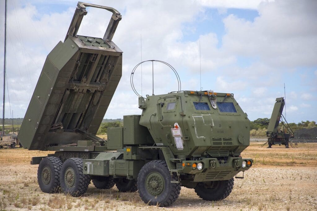 Lockheed Martin fabricará más sistemas de artillería de cohetes múltiples M270 para el Ejército de EE.UU.