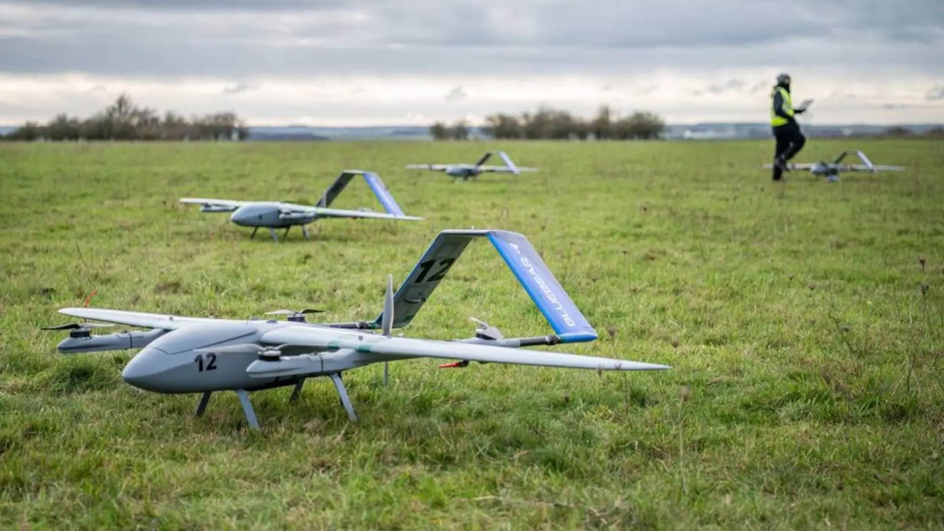 Australia, the United States and the United Kingdom are testing swarms of AI-powered drones