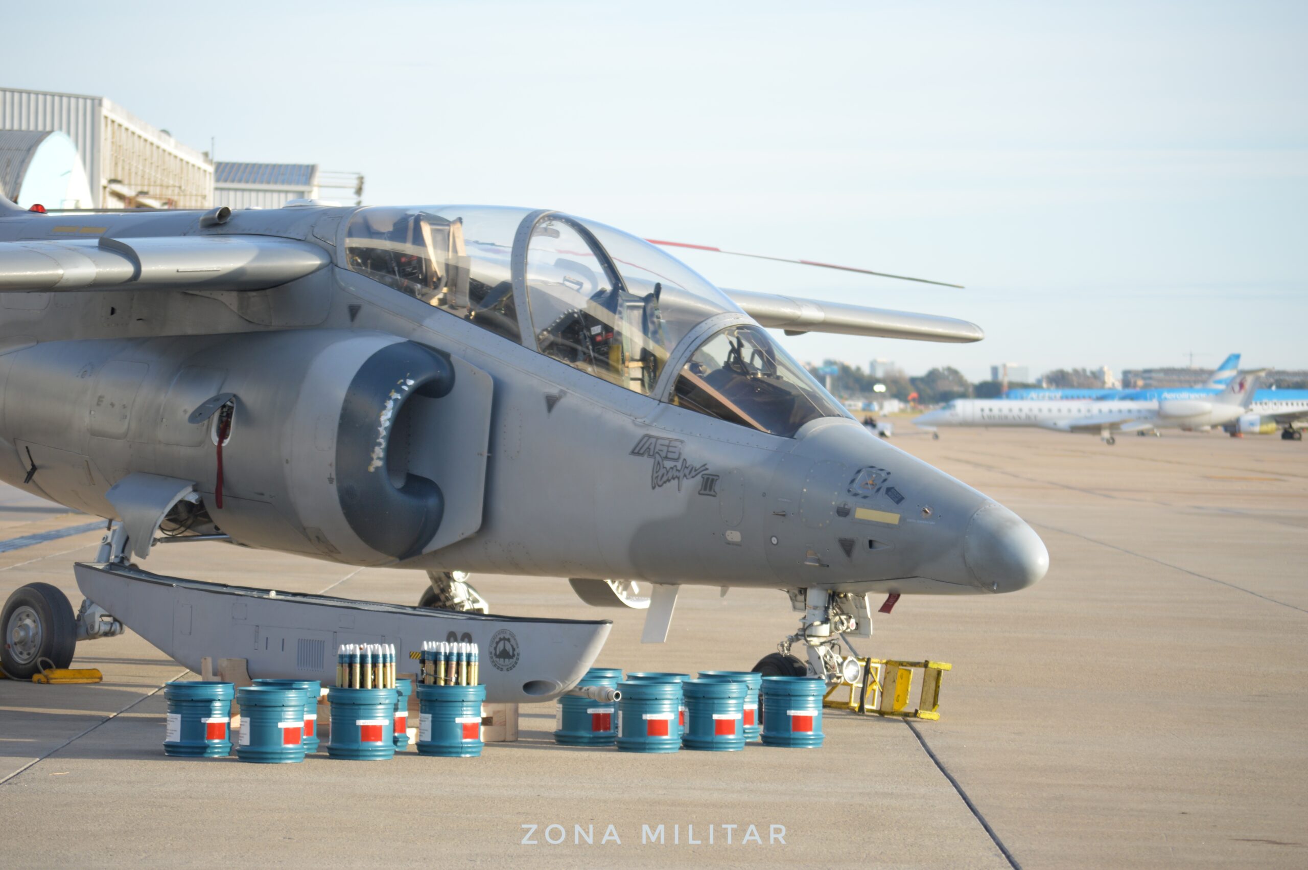 Cobertura – Fabricaciones Militares entrega munición recuperada de 30mm  para IA-63 Pampa de la Fuerza Aérea Argentina
