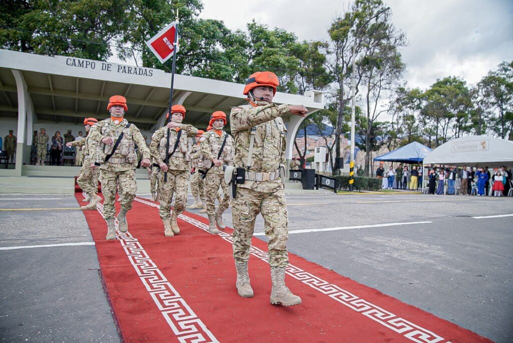 Las Fuerzas Armadas de Colombia realizaron la ceremonia de revelo del ...