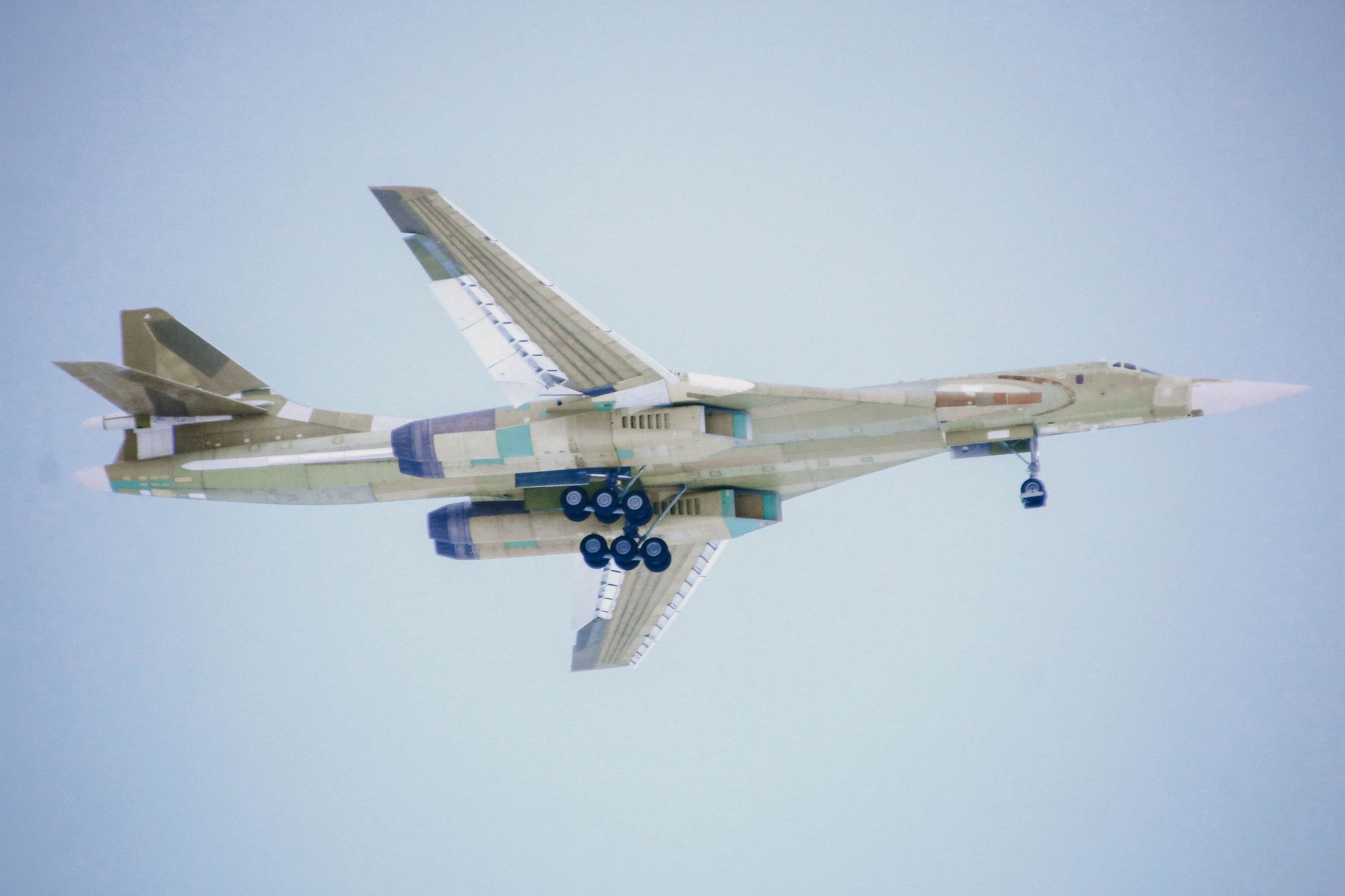 Flight tests of the upgraded Tu-160M ​​bomber of the Russian Air Force continue
