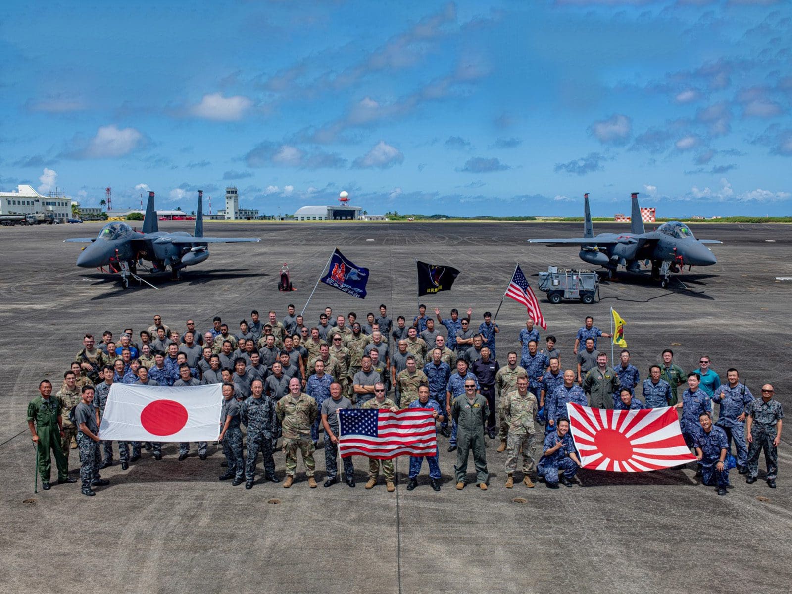 La Fuerza Aérea de Autodefensa de Japón realizó ejercicios combinados