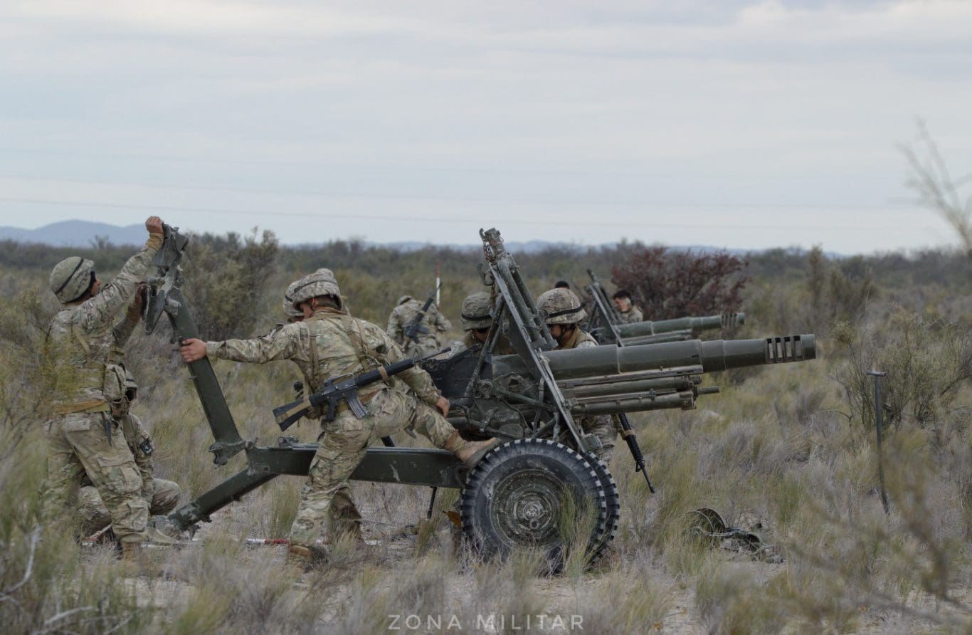 Ejercicio SALINAS XII - Cañón Oto Melara de 105mm. Infantería de Marina de la Armada Argentina.-