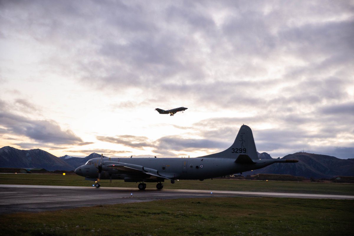 Argentine Navy pilots begin their P-3C Orion conversion courses in the United States.