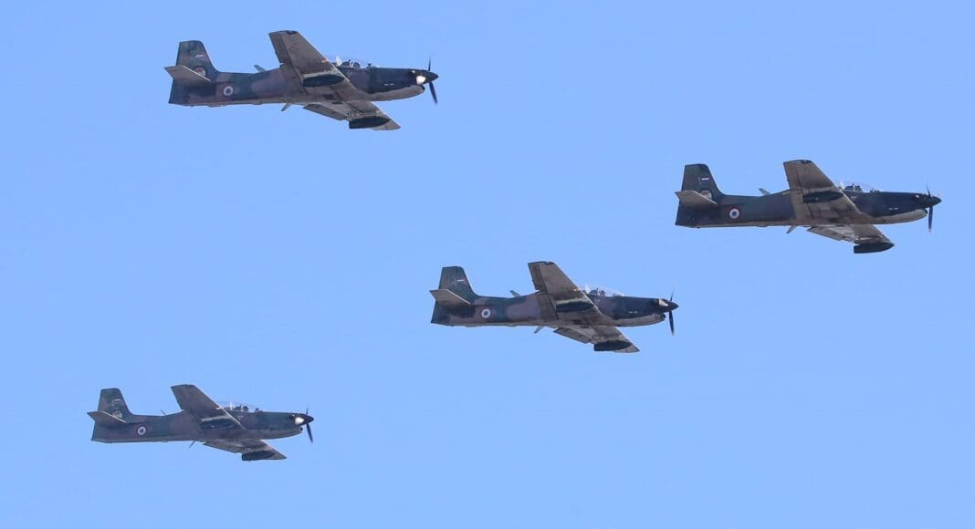EMB-312-Tucano-Fuerza-Aerea-Paraguaya-1068x580.jpg