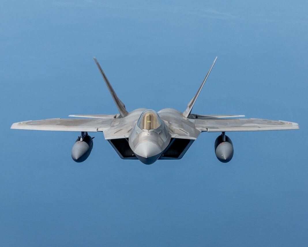 F-22A-Raptor-Fuerza-Aerea-de-EE.UU_.-PACOM-1068x858.jpg