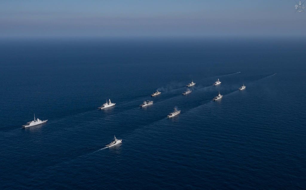 Le marine militari di Italia, Francia, Grecia, Spagna, Stati Uniti e Turchia hanno iniziato l'esercitazione antisommergibile Dynamic Manta al largo delle coste siciliane.