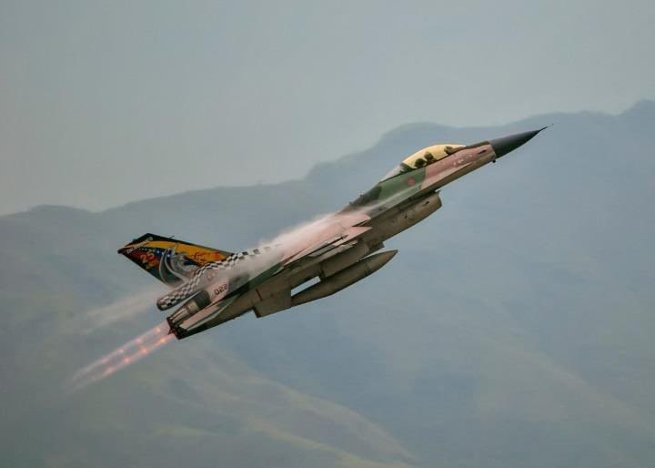 An F-16 fighter belonging to the Bolivarian Military Aviation shot down an enemy aircraft that violated Venezuelan airspace.