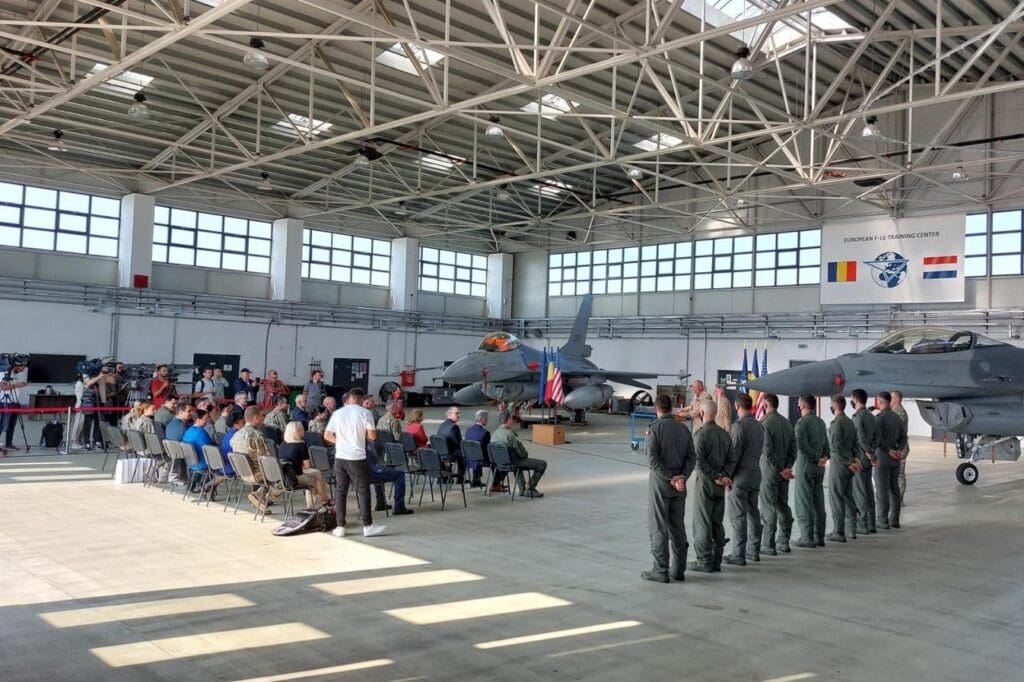 graduacion-pilotos-F-16-Rumania-1024x682.jpeg