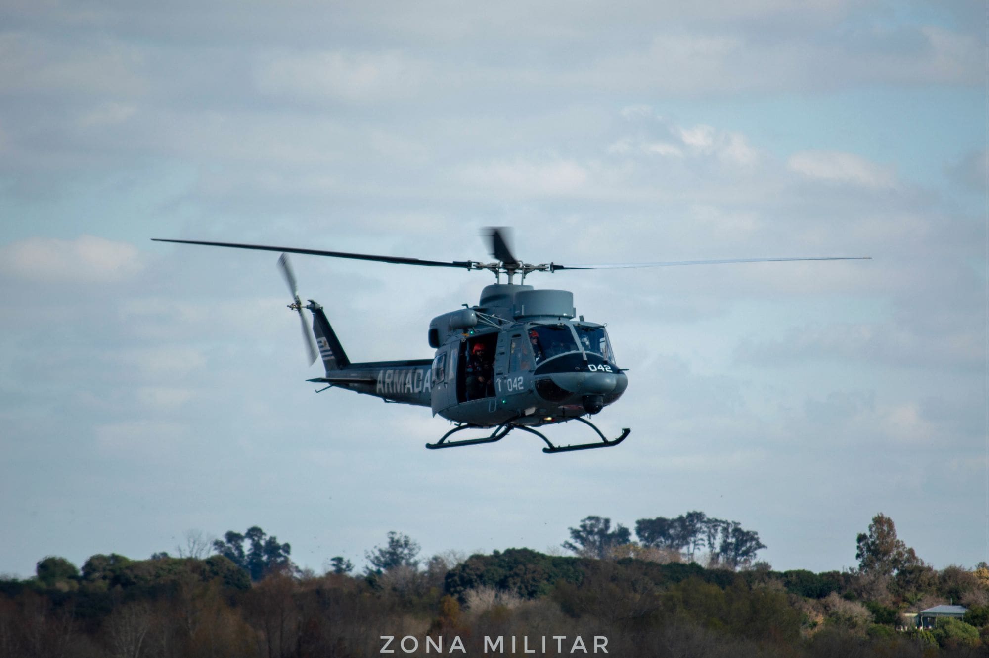 www.zona-militar.com