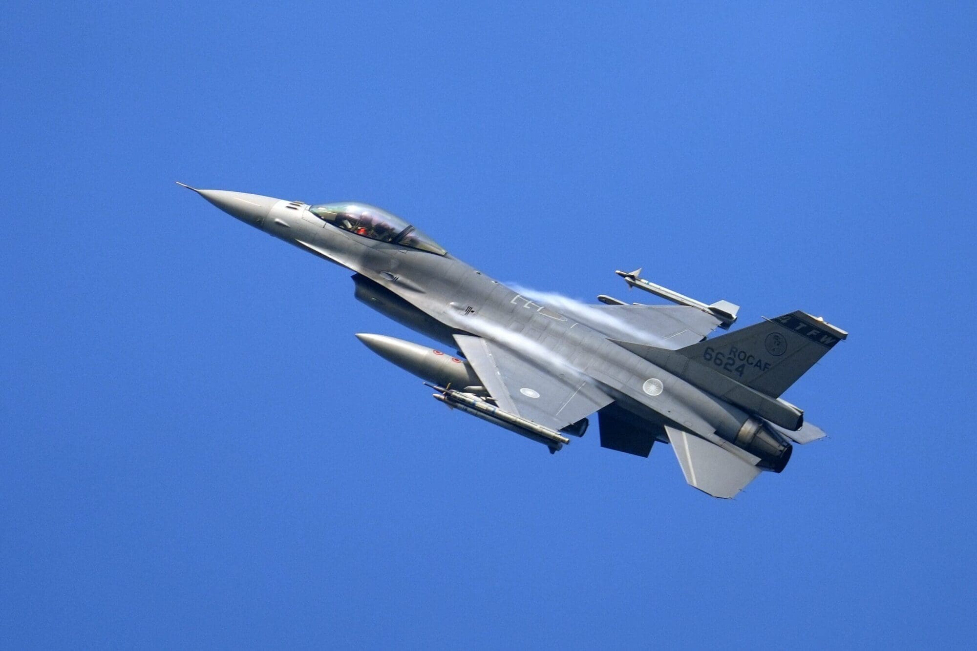 Un caza F-16V de la Fuerza Aérea de Taiwán