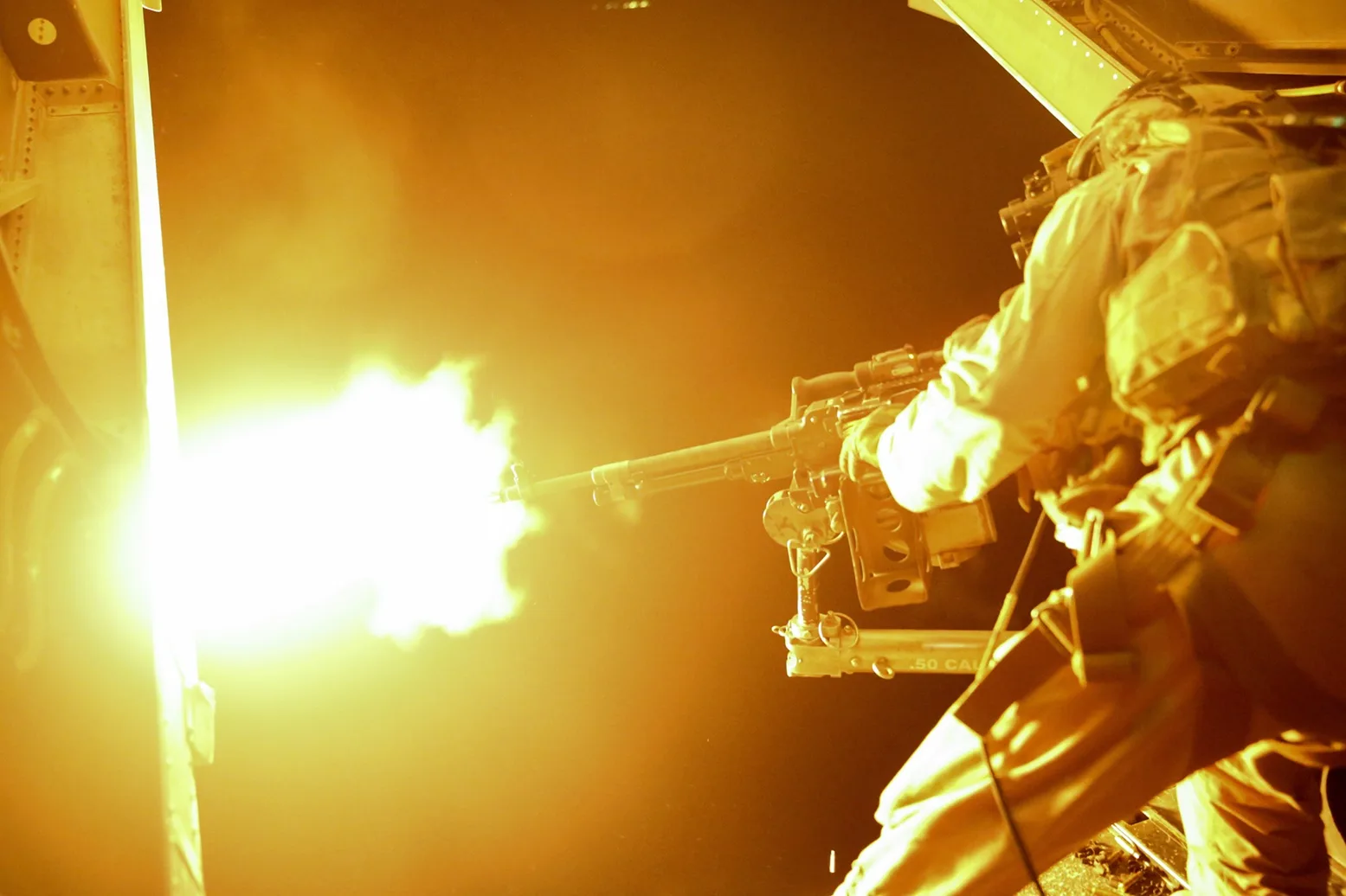 ametralladora M240D con iluminador laser