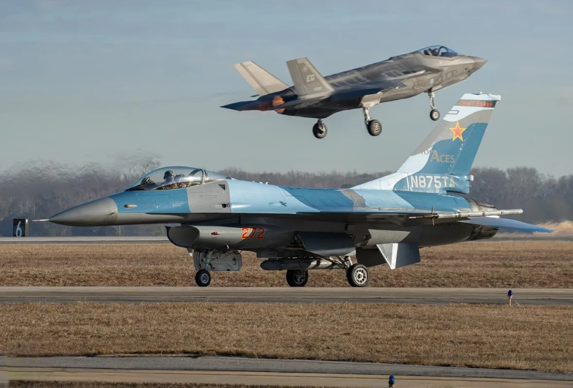 F-16 agresores de Top ACES