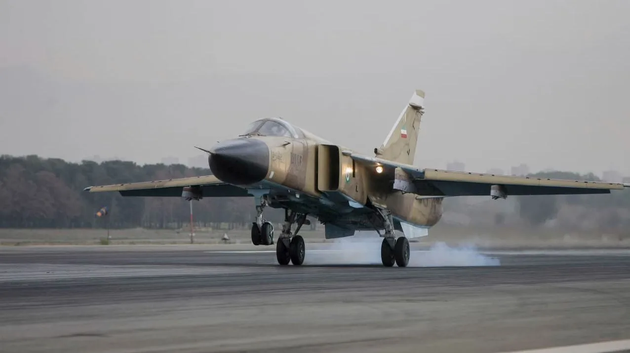 Caça Su-24 da Força Aérea da República Islâmica do Irã